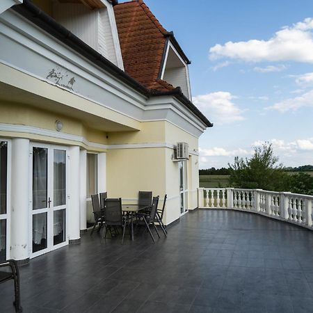 Elite Boutique Villa Oerkeny Orkeny Luaran gambar